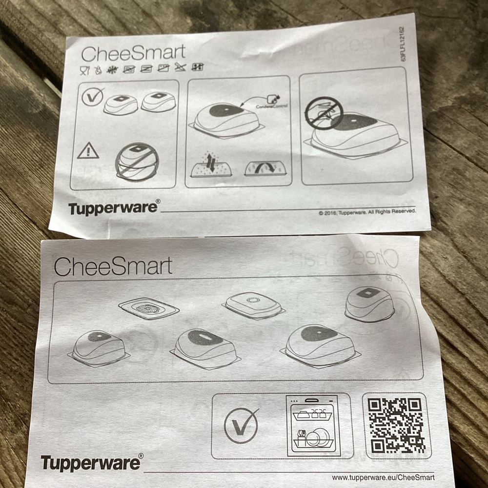 Tupperware CheeSmart Large Rectangular storage keeper - Picture 3 of 3